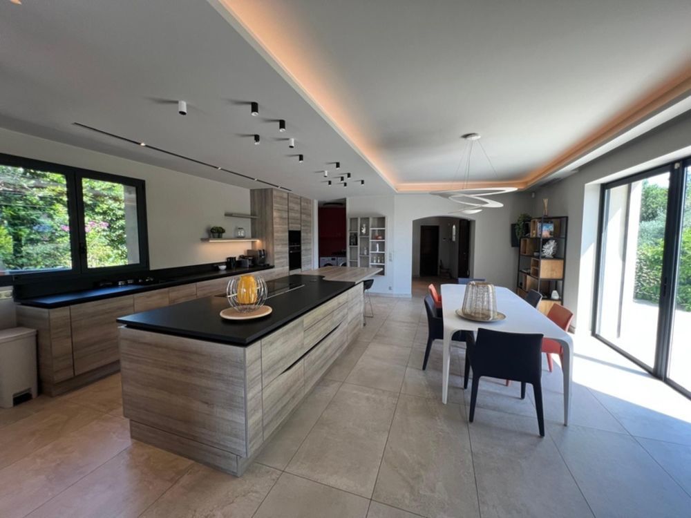 � vendre  Villa Le Rouret (06650)