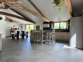  Remise / Grange � vendre 10 pi�ces 231 m�