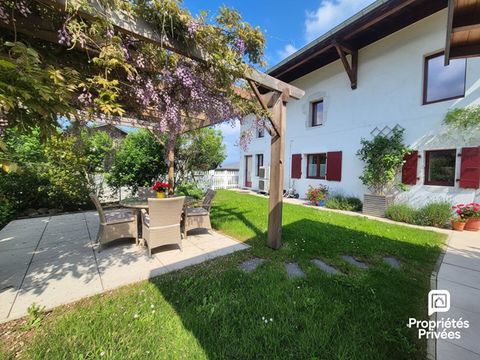   Maison de caract�re r�nov�e avec d�pendance, piscine et jardin au calme Maison - 6 pi�ce(s) - 279 m�