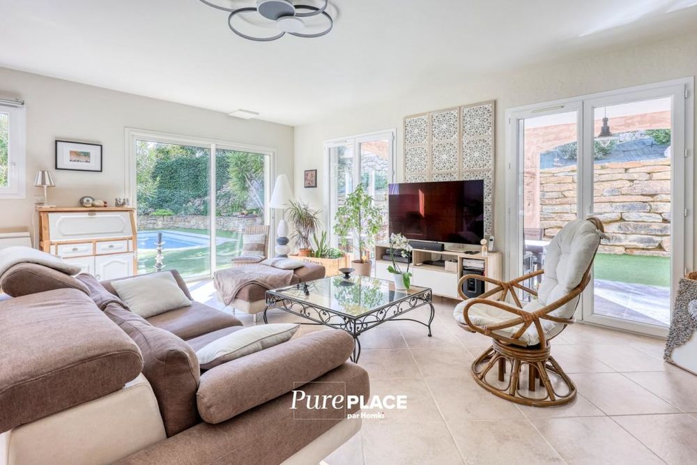 � vendre  Maison La Cadi�re-d'Azur (83740)