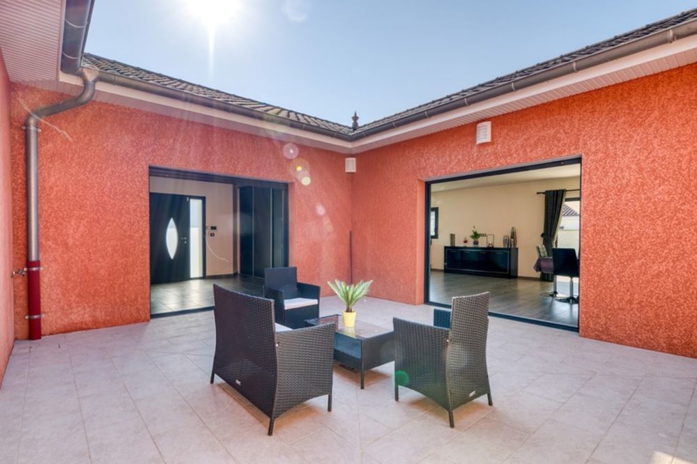 � vendre  Villa Saint-Jean-de-Thurigneux (01390)