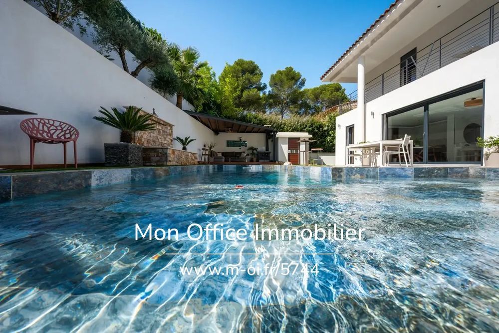 � vendre  Villa Cabri�s (13480)