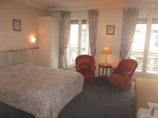  Propri�t�/ch�teau � vendre 15 + pi�ces 1200 m�