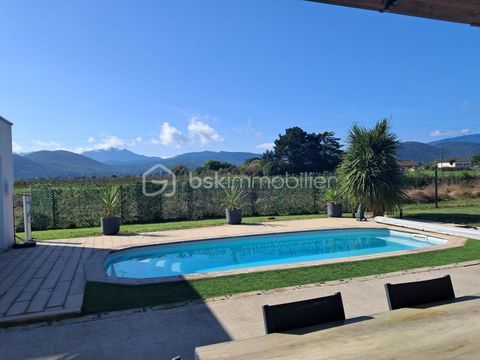   Maison moderne de 130 m� avec piscine et vue imprenable sur les montagnes Maison - 4 pi�ce(s) - 130 m�
