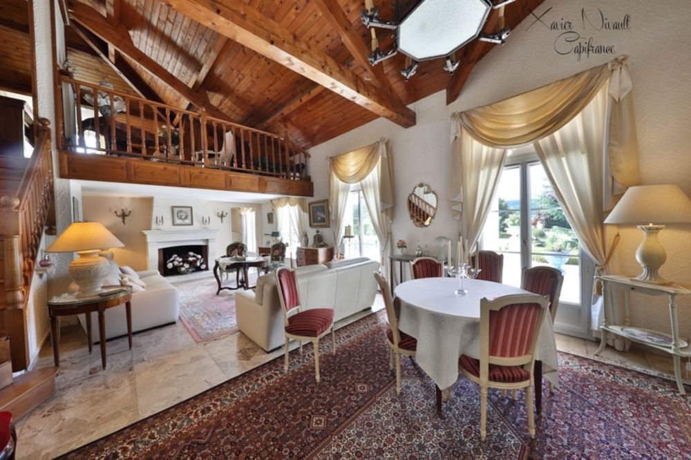 � vendre  Maison La Roche-Vineuse (71960)