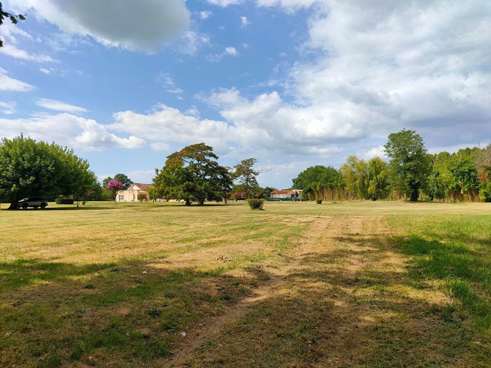 � vendre  Propri�t�/ch�teau Saint-Seurin-de-Prats (24230)