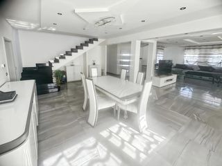  Maison � vendre 7 pi�ces 210 m�