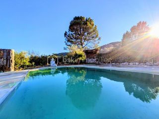  Maison � vendre 8 pi�ces 196 m�