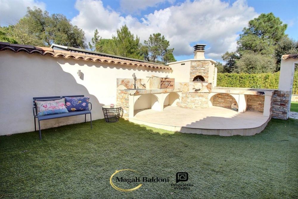 � vendre  Villa Roquebrune-sur-Argens (83520)