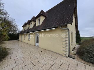  Propri�t�/ch�teau � vendre 6 pi�ces 216 m�