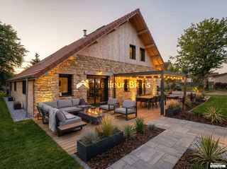  Maison � vendre 8 pi�ces 228 m�