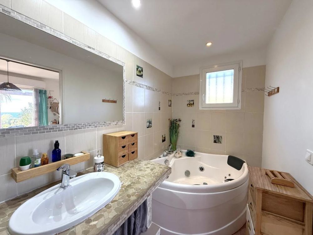 � vendre  Maison Sari-Solenzara (20145)