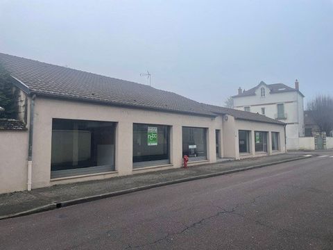 A LOUER - ENSEMBLE A VOCATION COMMERCIALE OU TERTIAIRE 2700 21200 Beaune
