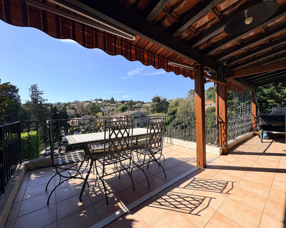 � vendre  Villa Mandelieu-la-Napoule (06210)