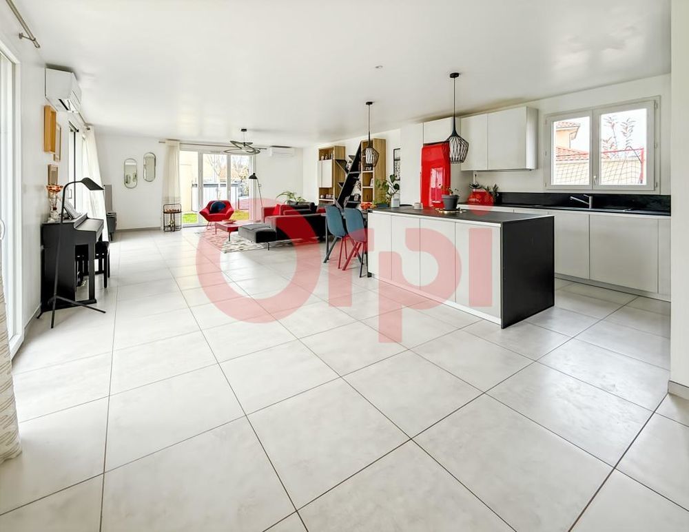 � vendre  Maison Saint-Priest (69800)