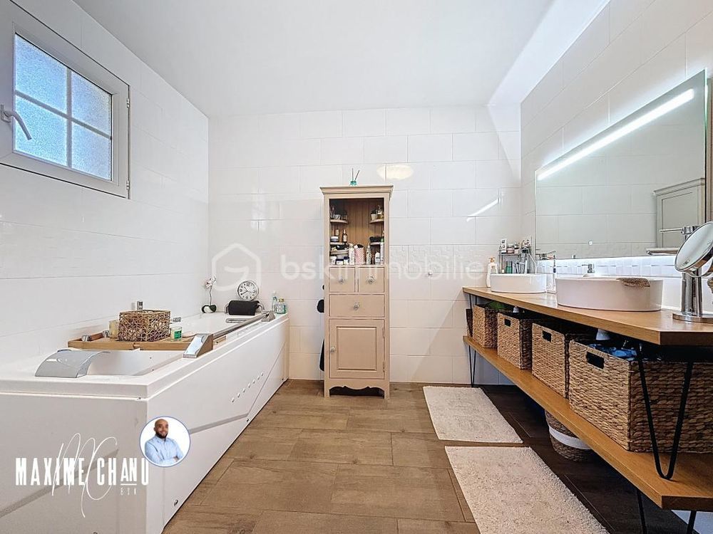 � vendre  Propri�t�/ch�teau Montarnaud (34570)