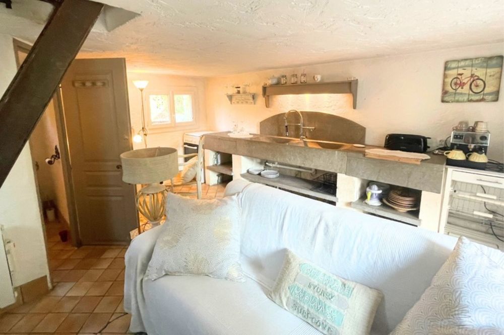 � vendre  Maison Lagnes (84800)