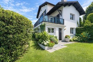  Propri�t�/ch�teau � vendre 9 pi�ces 221 m�