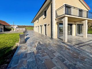  Propri�t�/ch�teau � vendre 12 pi�ces 390 m�