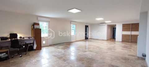 Bien avec bureaux commerciaux ! 275000 37360 Saint antoine du rocher