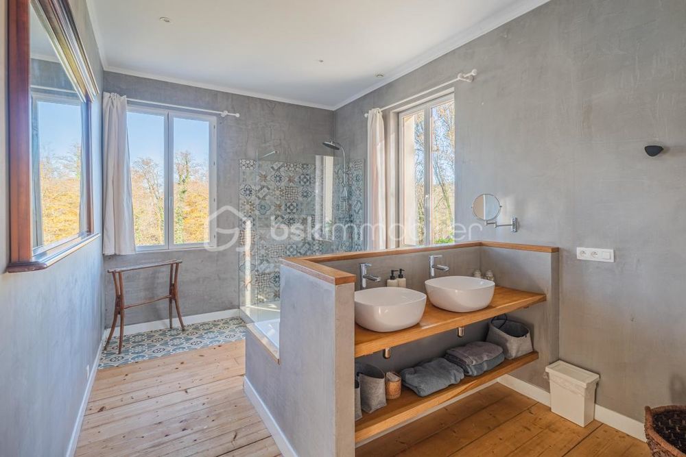 � vendre  Propri�t�/ch�teau Pouillon (40350)