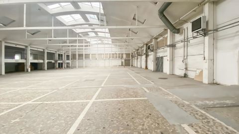 Locaux d'entrepots b&eacute;n&eacute;ficiant d'une belle hauteur sous plafond 39234 93120 La courneuve