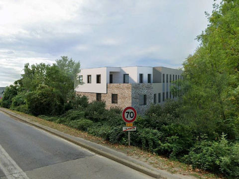 Local pour activit&eacute;s de services, professions lib&eacute;rales, ... de 125.81 m2 & 2 stationnements en ext&eacute;rieur + 3 parkings en sous-s 308780 34820 Teyran