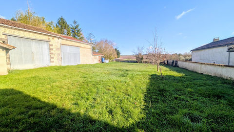   Anciens b�timents et petite maison � renover sur un terrain avec vue exceptionnelle Maison - 1 pi�ce(s) - 28 m�