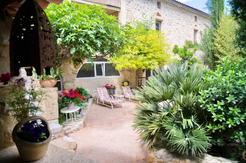 � vendre  Propri�t�/ch�teau Uz�s (30700)