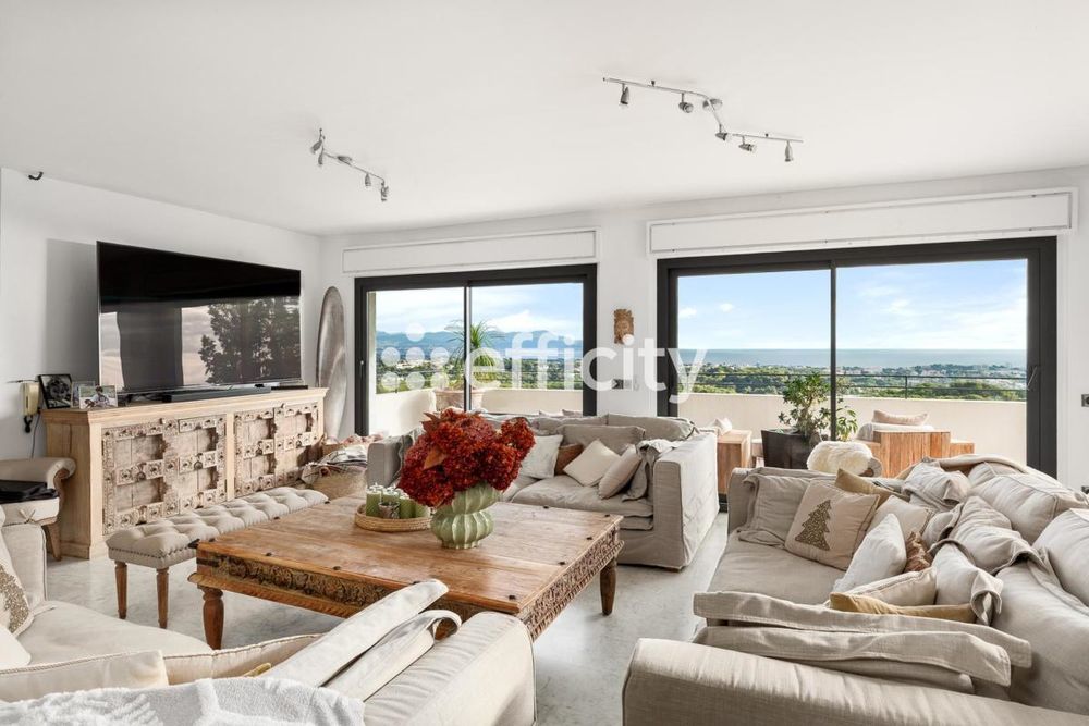 � vendre  Villa Vallauris (06220)