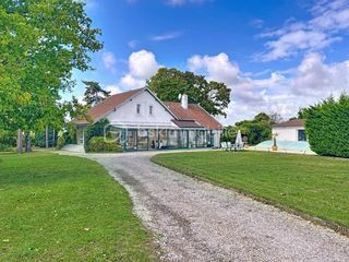  Propri�t�/ch�teau � vendre 7 pi�ces 210 m�