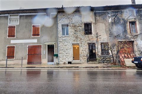   Maison de village avec cour int�rieure ? Barnas Maison - 5 pi�ce(s) - 70 m�