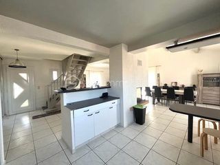  Villa � vendre 7 pi�ces 145 m�