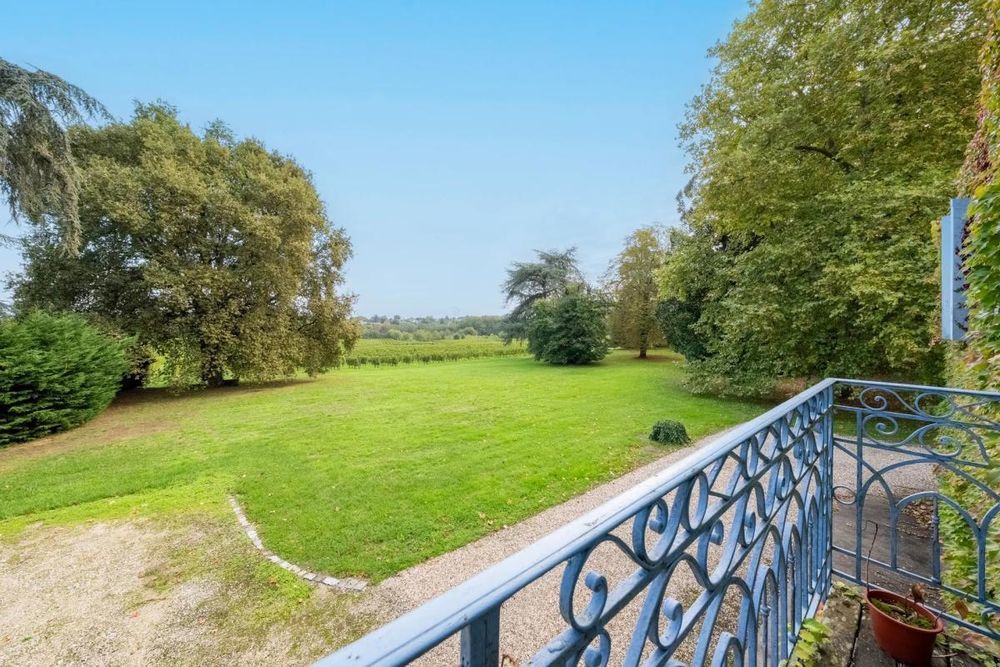 � vendre  Propri�t�/ch�teau Yvrac (33370)