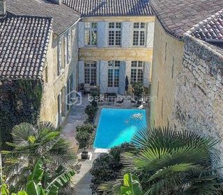  H�tel Particulier � vendre 15 + pi�ces 650 m�