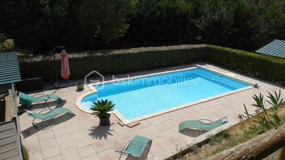 � vendre  Propri�t�/ch�teau Signes (83870)