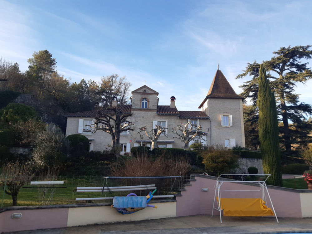 � vendre  Propri�t�/ch�teau Cahors (46000)