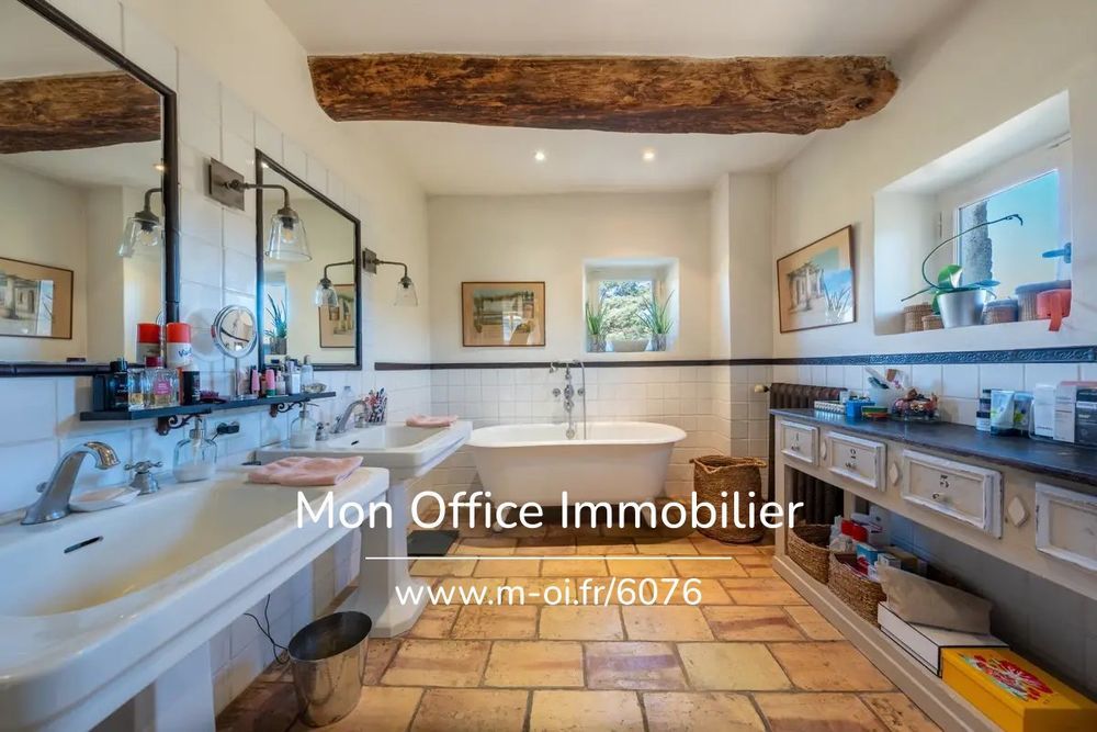 � vendre  Propri�t�/ch�teau M�nerbes (84560)