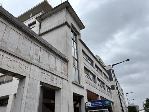 Locaux fonctionnels, lumineux et rationnels situ&eacute;s &agrave; proximit&eacute; imm&eacute;diate du m&eacute;tro 11428 94700 Maisons alfort