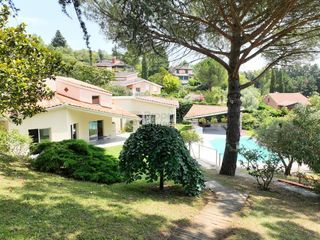  Maison � vendre 6 pi�ces 250 m�