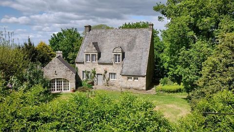   A VENDRE Locronan propri�t�, maison de ma�tre et maison de garde Maison - 10 pi�ce(s) - 243 m�