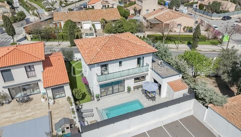   *** MAGNIFIQUE VILLA CONTEMPORAINE DE 131 m� AVEC GARAGE ET PISCINE � PIGNAN *** Maison - 7 pi�ce(s) - 131 m�