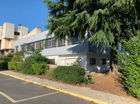 A vendre, locaux occup&eacute;s 1150000 91380 Chilly mazarin