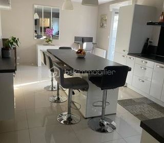  Propri�t�/ch�teau � vendre 7 pi�ces 179 m�