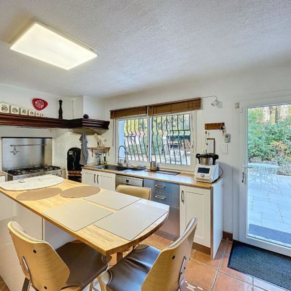 � vendre  Villa Pourri�res (83910)