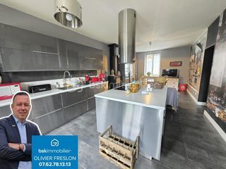  Maison � vendre 6 pi�ces 205 m�