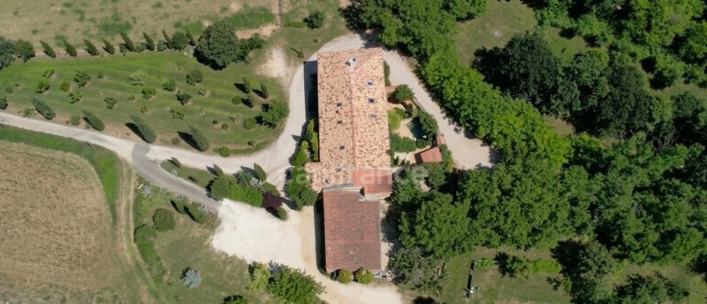 � vendre  Propri�t�/ch�teau Uz�s (30700)