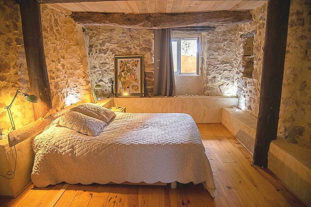 � vendre  Propri�t�/ch�teau Uz�s (30700)