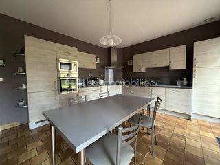  Propri�t�/ch�teau � vendre 8 pi�ces 260 m�