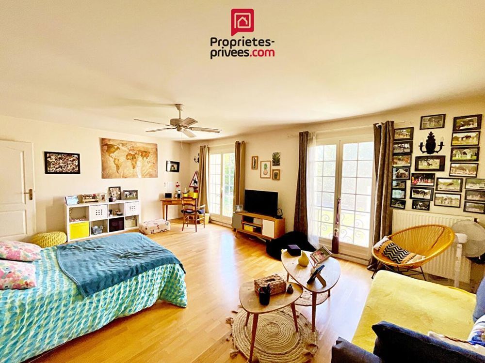 � vendre  Propri�t�/ch�teau Yvrac (33370)